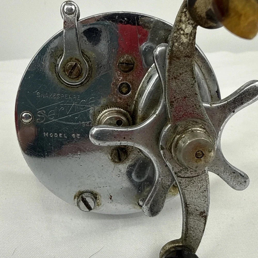 2 Vintage Sheakspeare Direct Drive No. 1924 Model FK And 1944 Model GE